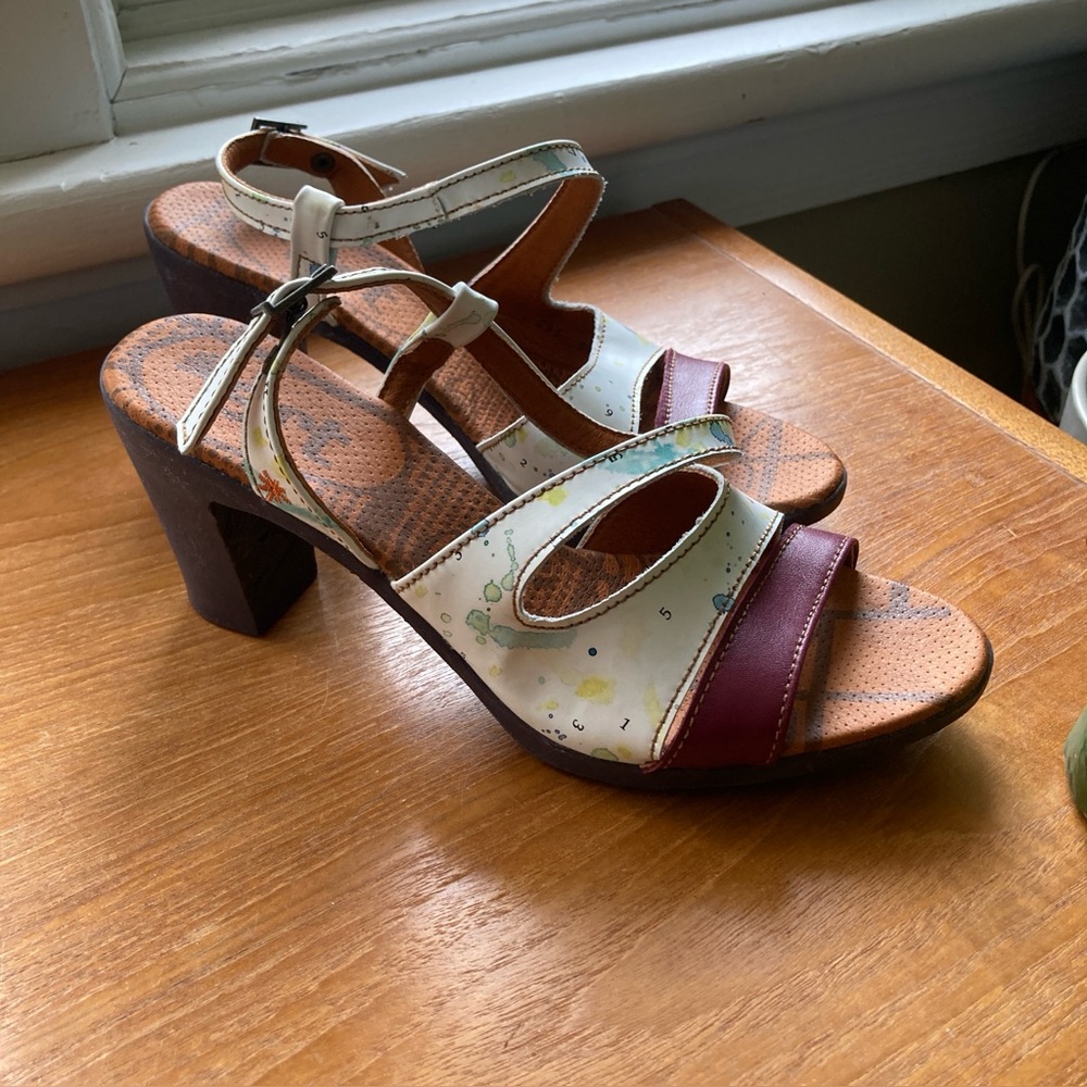THE ART COMPANY Sandals